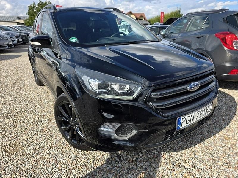 Czarny (metalik) Używany 2017 Ford Kuga SUV | 63 900 zł (Uczciwa cena) - Obraz 1/4