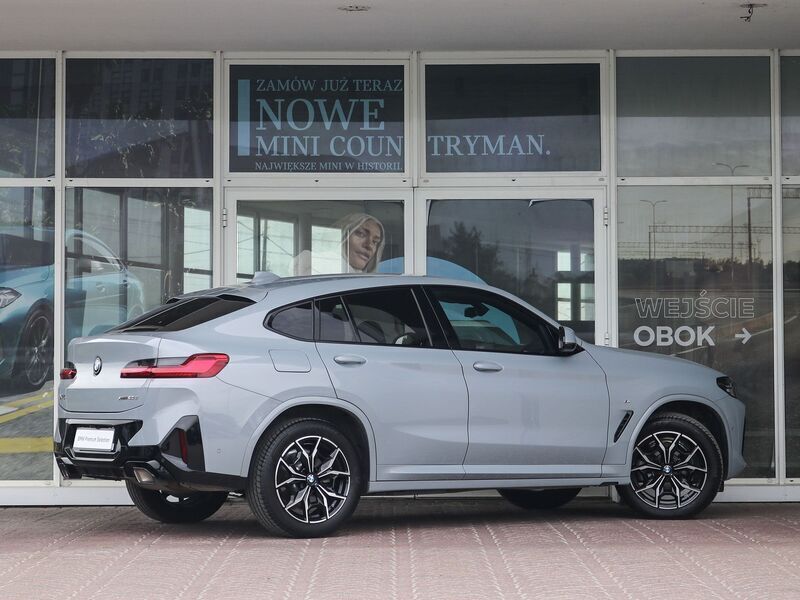 Używany BMW X4 Shadowline 190 KM (139 kW) 2024 Szary brooklyn m metalizowany SUV