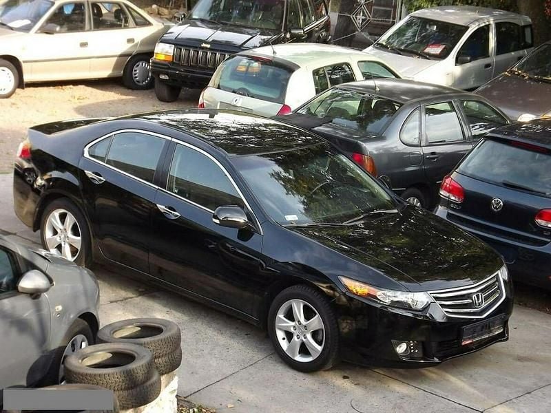 Używany Honda Accord 156 KM (114 kW) 2010 Czarny Sedan/Limuzyna