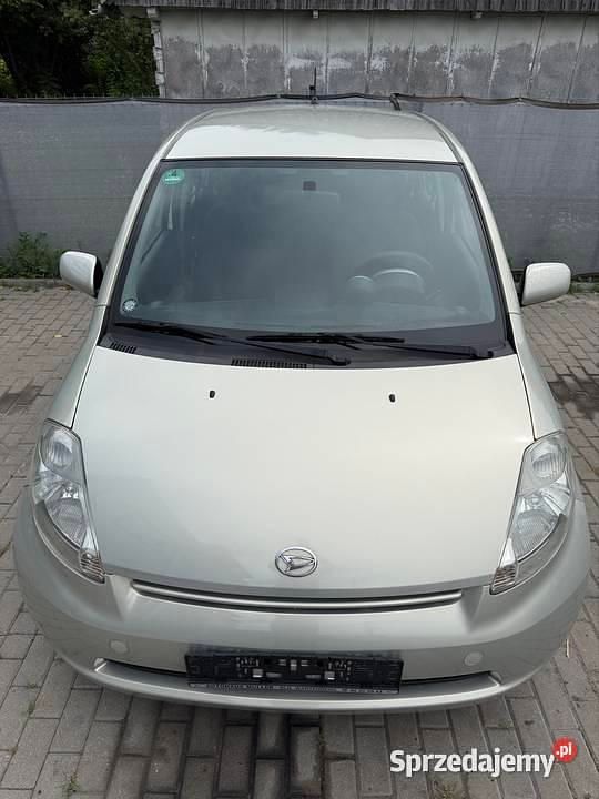 Beżowy Używany 2006 Daihatsu Sirion Hatchback | 15 500 zł - Obraz 1/4
