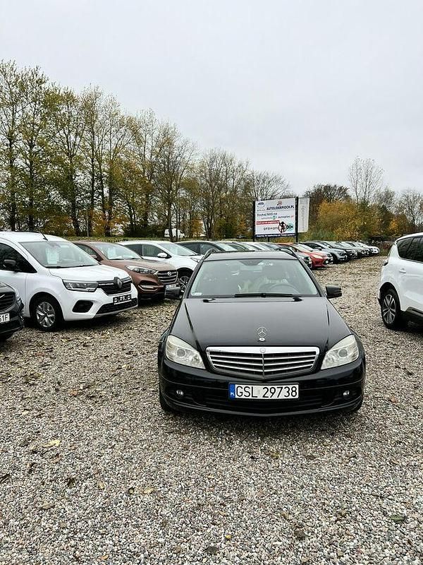 Używany Mercedes C200 136 KM (100 kW) 2010 Czarny Kombi