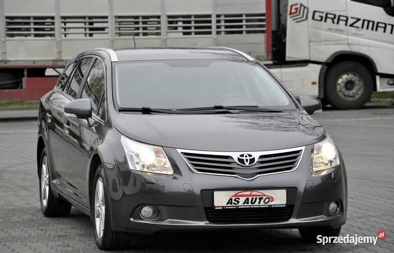 Grafitowy Używany 2010 Toyota Avensis Kombi | 25 700 zł (Uczciwa cena) - Obraz 1/4