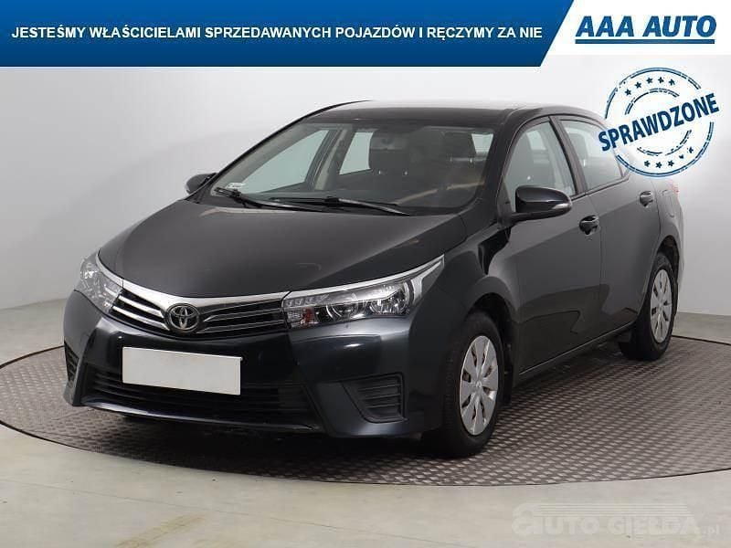 Używany Toyota Corolla 132 KM (97 kW) 2014 Błękitny