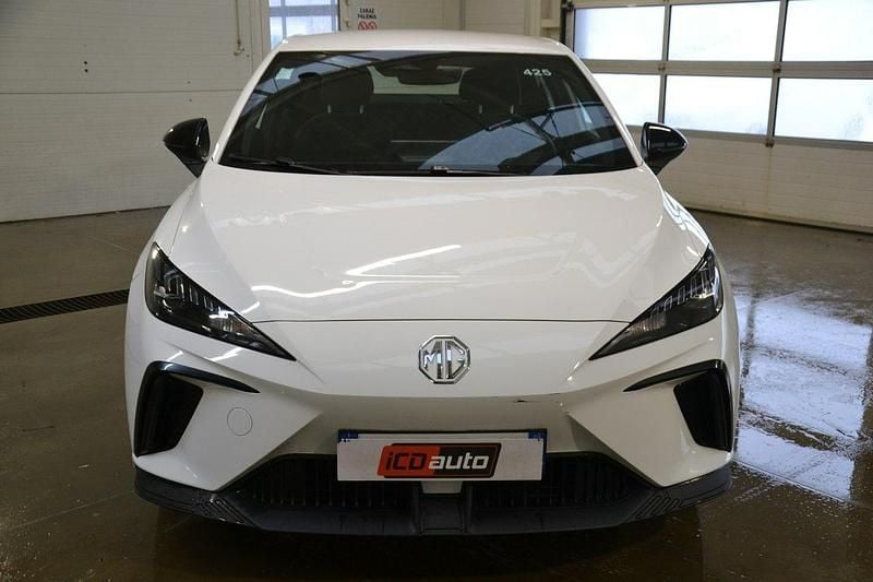 Używany MG MG4 EV 125 kW (170 KM) 2023 Biały Hatchback