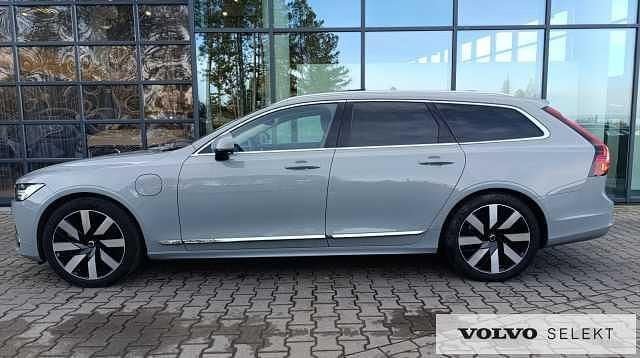 Używany Volvo V90 455 KM (334 kW) 2025 Szary Kombi