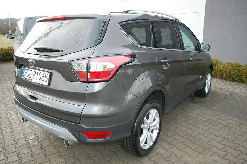 Używany Ford Kuga 150 KM (110 kW) 2017 Szary (metalik) SUV