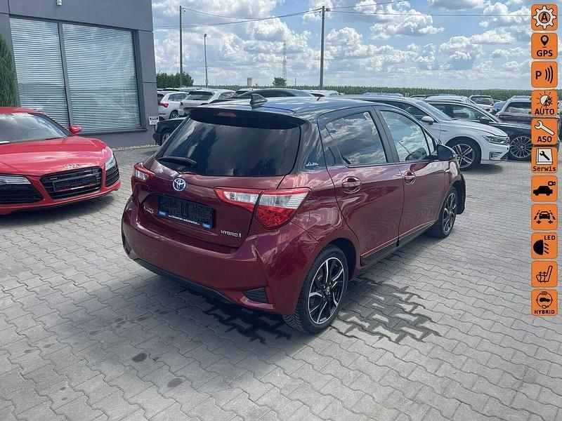 Czerwony Używany 2018 Toyota Yaris Hatchback | 34 900 zł - Obraz 1/4
