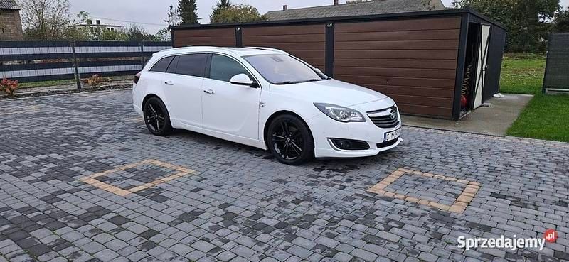 Używany Opel Insignia OPC 170 KM (125 kW) 2016 Biały Kombi
