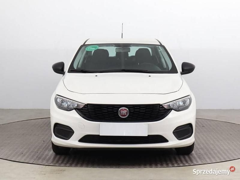 Biały Używany 2018 Fiat Tipo Sedan/Limuzyna | 32 999 zł - Obraz 1/4