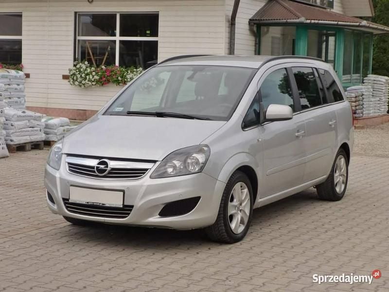 Używany Opel Zafira 110 KM (80 kW) 2011 Srebrny Minivan