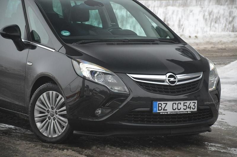 Używany Opel Zafira 130 KM (95 kW) 2016 Czarny Minivan