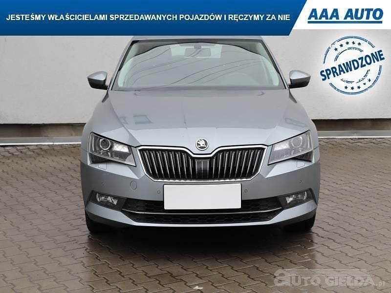 Używany Skoda Superb 2016 Srebrny