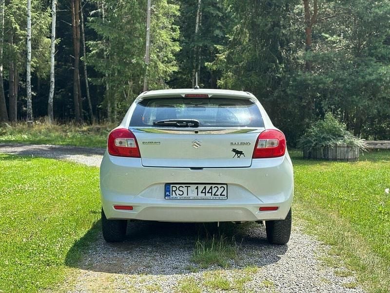 Używany Suzuki Baleno 90 KM (66 kW) 2017 Biały Hatchback