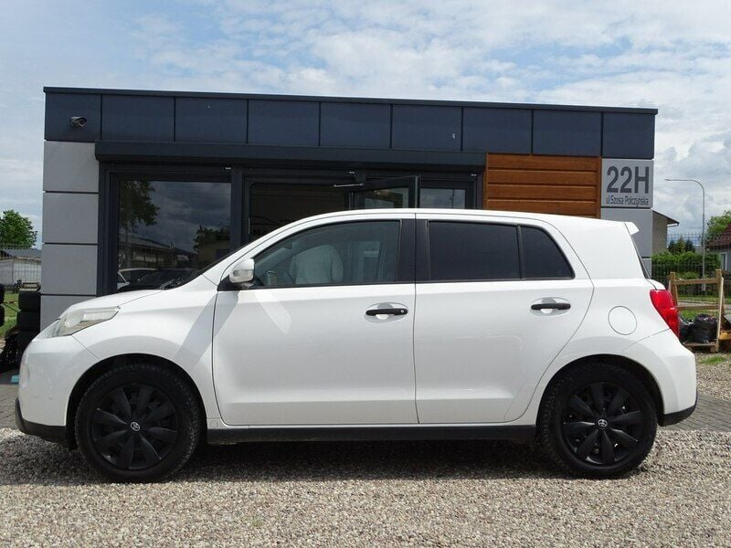 Używany Toyota Urban Cruiser 101 KM (74 kW) 2010 Biały SUV