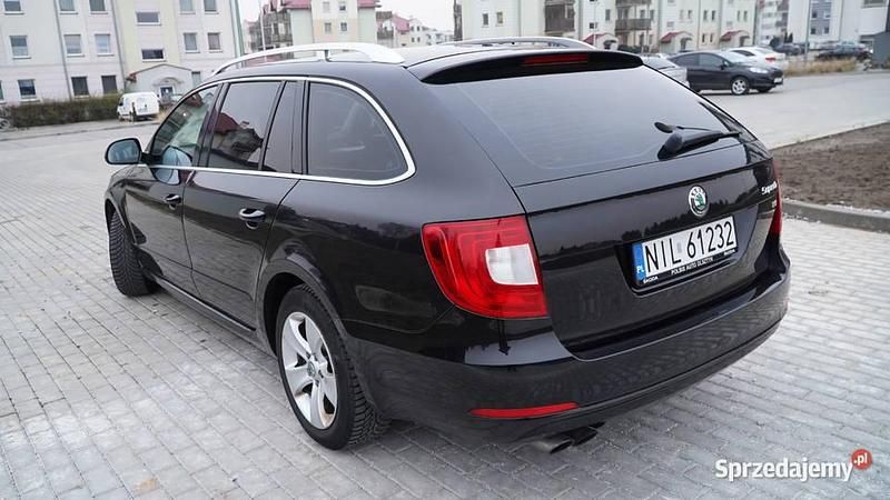 Używany Skoda Superb 2013 Czarny Kombi