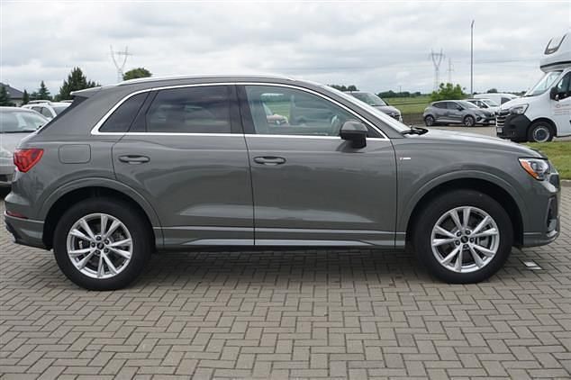 Używany Audi Q3 Design 230 KM (169 kW) 2020 Szary SUV