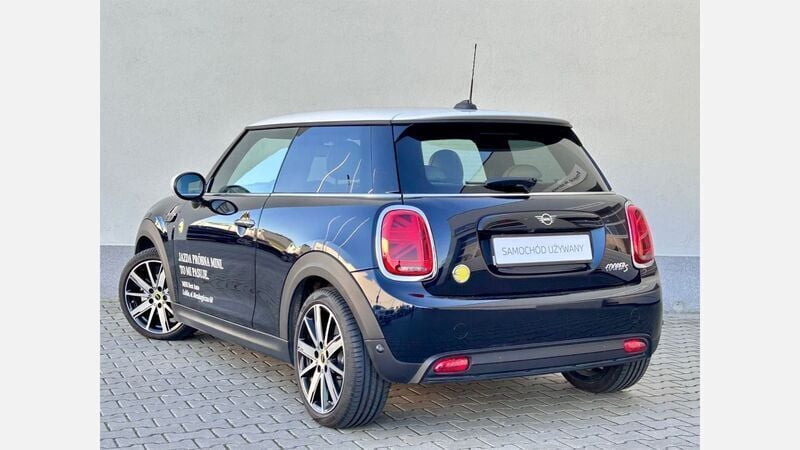 Używany Mini Cooper SE Hatch 135 kW (184 KM) 2023 Enigmatic black metalizowany Hatchback