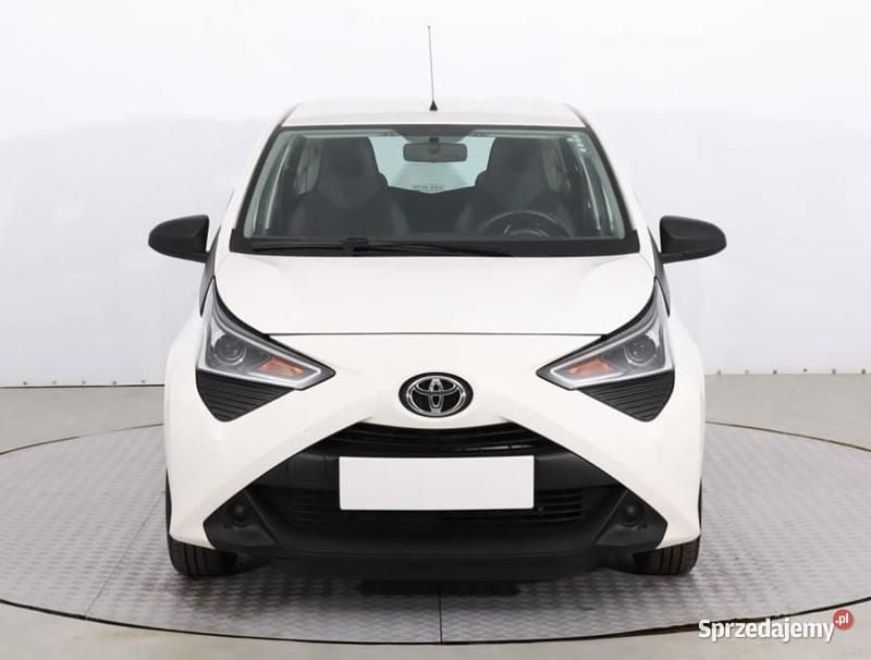 Biały Używany 2018 Toyota Aygo Hatchback | 34 999 zł (Uczciwa cena) - Obraz 1/4
