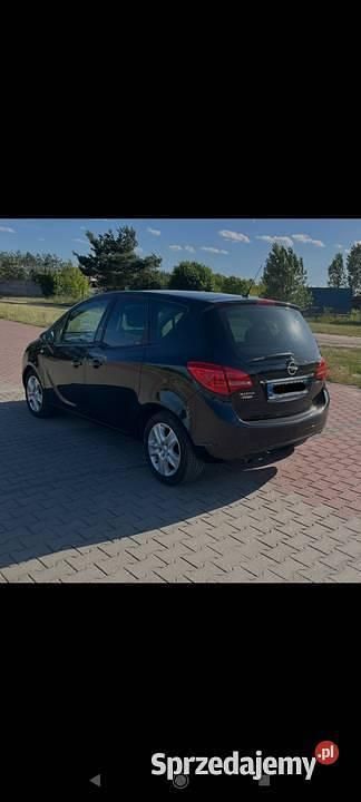 Czarny Używany 2011 Opel Meriva Minivan | 15 800 zł (Uczciwa cena) - Obraz 1/4