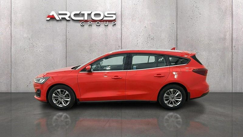 Używany Ford Focus Titanium 120 KM (88 kW) 2022 Czerwony Kombi