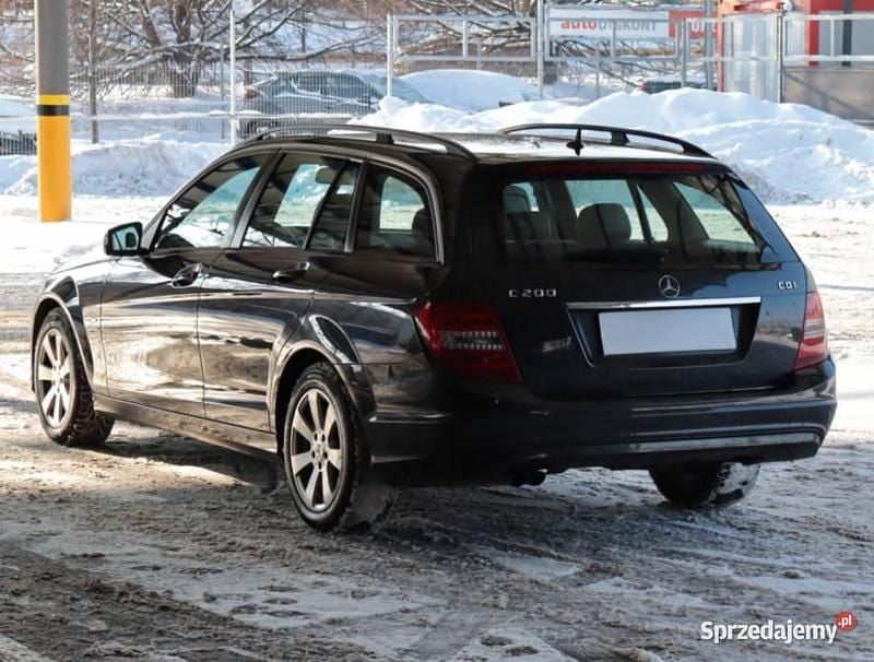 Używany Mercedes C200 2011 Szary Kombi