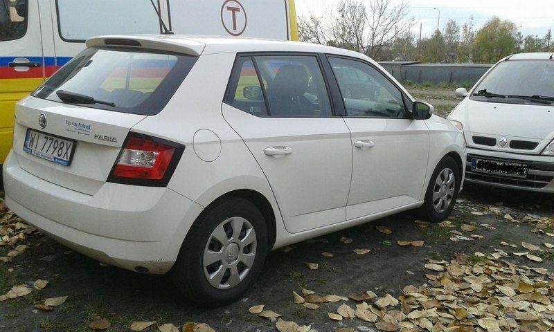 Biały Używany 2015 Skoda Fabia Hatchback | 25 000 zł (Uczciwa cena) - Obraz 1/4