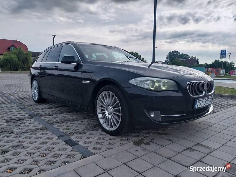 Czarny Używany 2010 BMW 520 Kombi | 7770 zł - Obraz 1/4