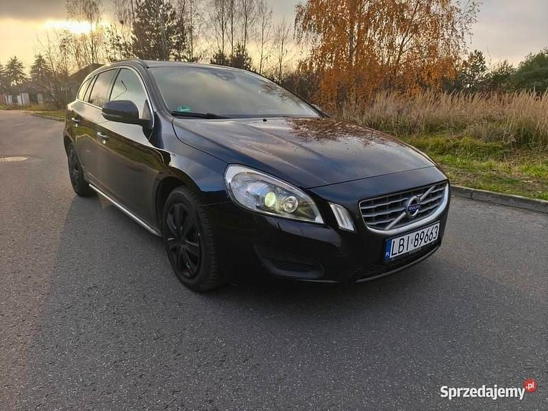 Używany Volvo V60 163 KM (119 kW) 2010 Czarny Kombi