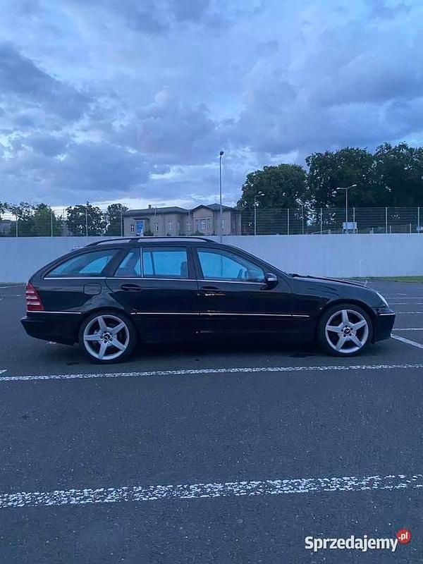 Czarny Używany 2006 Mercedes C220 Kombi | 6900 zł (Super Cena) - Obraz 1/4