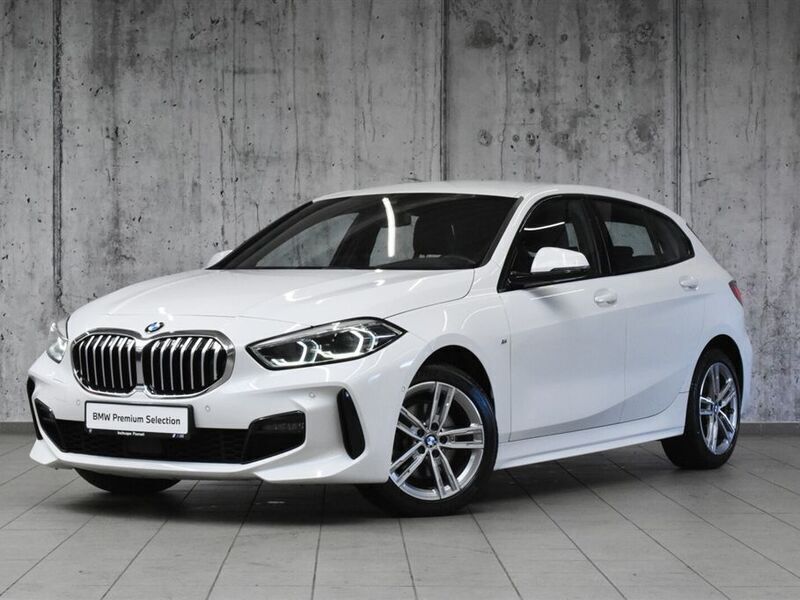 Biel alpejska Używany 2021 BMW 118 Shadowline Hatchback | 97 800 zł (Uczciwa cena) - Obraz 1/3