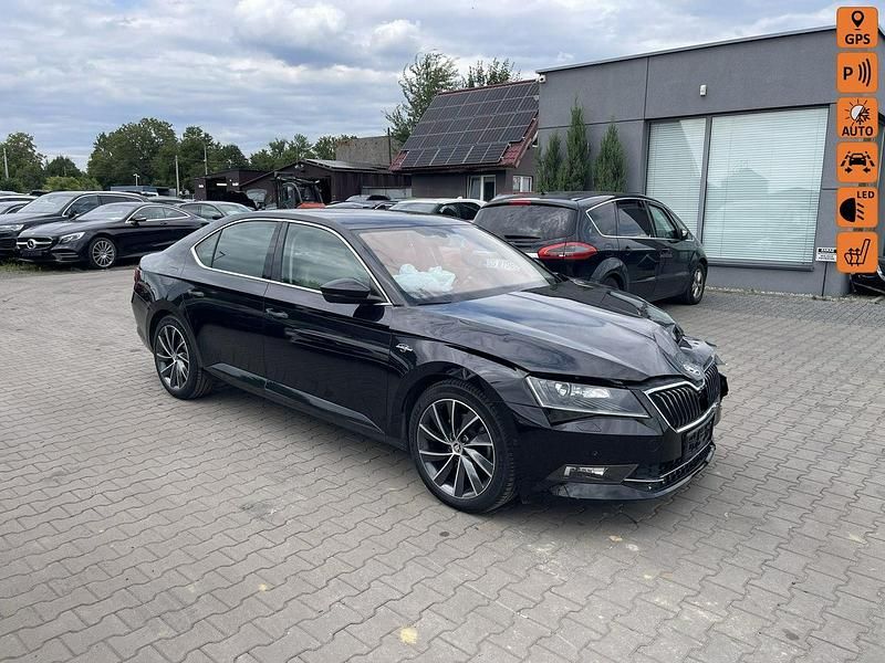 Brązowobeżowy Używany 2016 Skoda Superb LAURIN & KLEMENT Sedan/Limuzyna | 39 900 zł - Obraz 1/4
