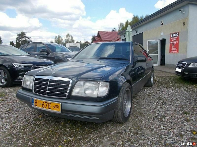 Używany Mercedes E300 1992 Czarny Coupe