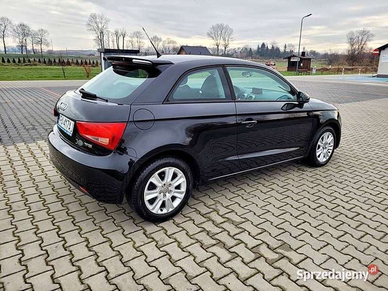 Używany Audi A1 Comfort 86 KM (63 kW) 2010 Czarny Hatchback