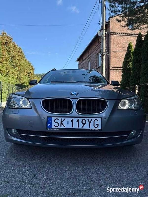 Używany BMW 520 2010 Srebrny Kombi