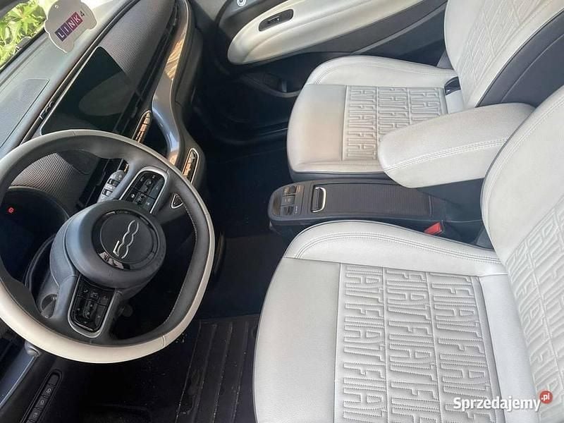 Używany Fiat 500e 2021 Czarny Sedan/Limuzyna