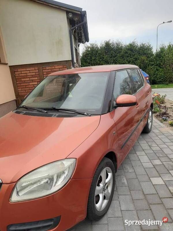 Złoty Używany 2010 Skoda Fabia Hatchback | 9000 zł (Super Cena) - Obraz 1/3