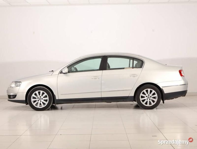 Używany VW Passat 122 KM (89 kW) 2009 Srebrny Sedan/Limuzyna
