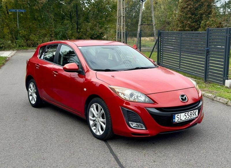 Używany Mazda 3 105 KM (77 kW) 2011 Czerwony Hatchback