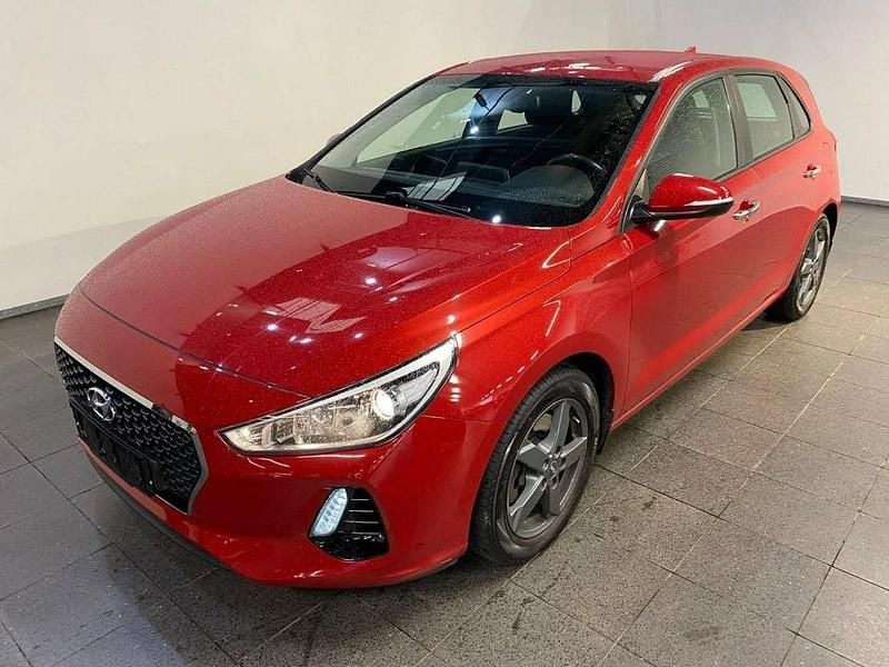 Bordowy Używany 2017 Hyundai i30 Hatchback | 55 000 zł (Uczciwa cena) - Obraz 1/4