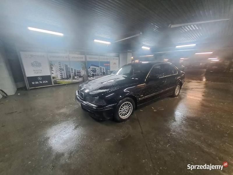 Czarny Używany 2003 BMW 520 Sedan/Limuzyna | 8000 zł (Uczciwa cena) - Obraz 1/4