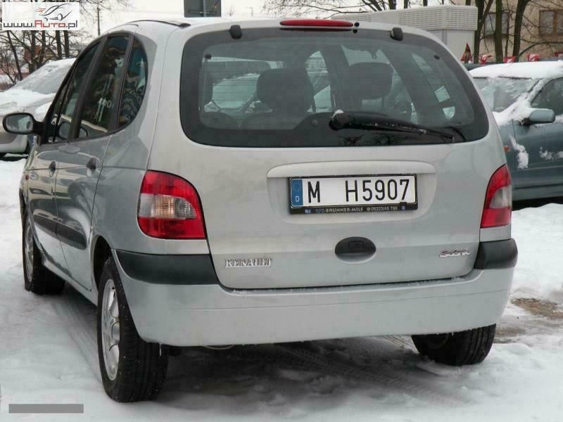 Używany Renault Scénic 110 KM (80 kW) 2000 Srebrny (metalik) Minivan