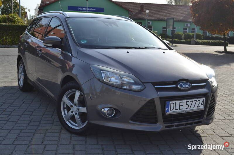 Używany Ford Focus Titanium 2011 Szary Kombi