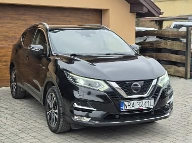 Używany Nissan Qashqai 360º 163 KM (119 kW) 2017 Czarny (metalik) SUV