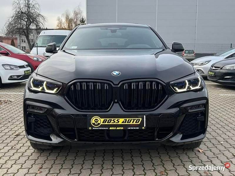 Czarny Używany 2020 BMW X6 M50 SUV | 255 000 zł - Obraz 1/4