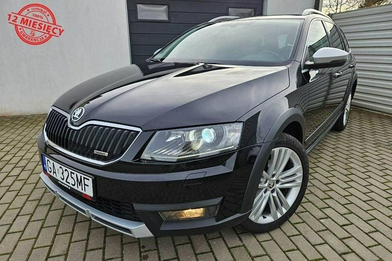 Używany Skoda Octavia Scout 2015 Czarny Kombi