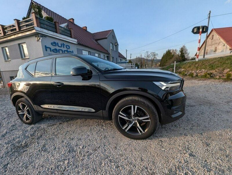 Używany Volvo XC40 190 KM (139 kW) 2018 Czarny SUV
