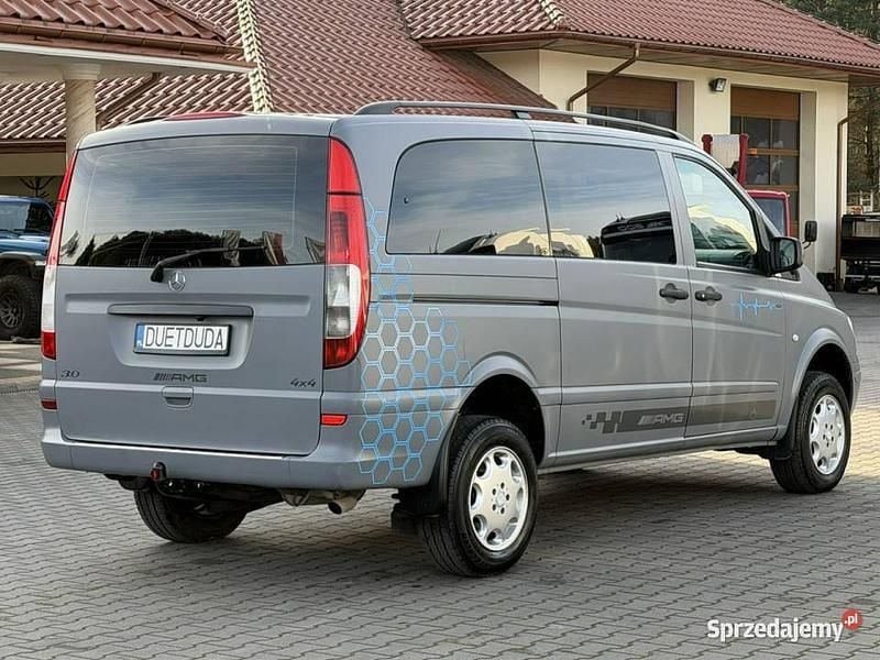 Używany Mercedes Vito AMG 231 KM (169 kW) 2010 Szary Van