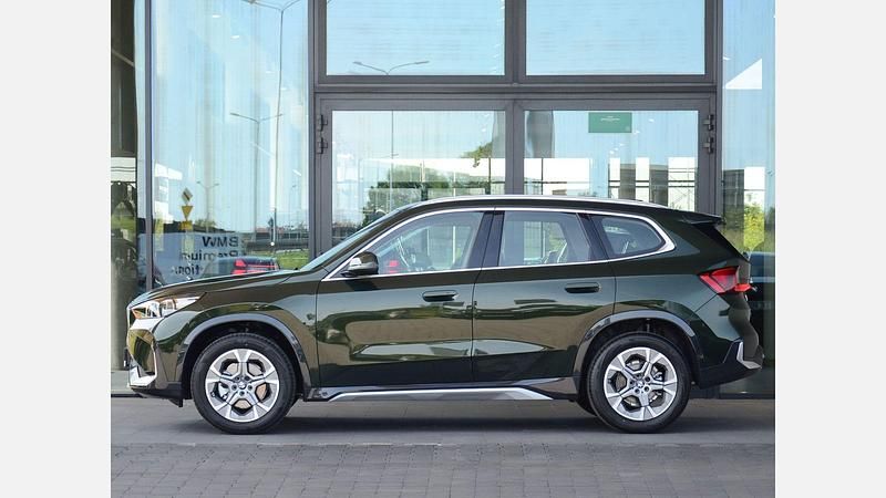 Używany BMW X1 Luxury Line 136 KM (100 kW) 2025 Zielony san remo metalizowany SUV