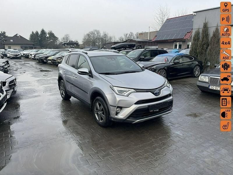 Używany Toyota RAV4 Style 2017 Srebrny SUV