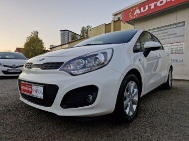 Biały Używany 2014 Kia Rio 2 Hatchback | 28 900 zł (Uczciwa cena) - Obraz 1/4